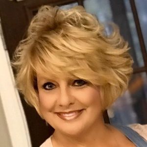 Meet your Posher, Laurie